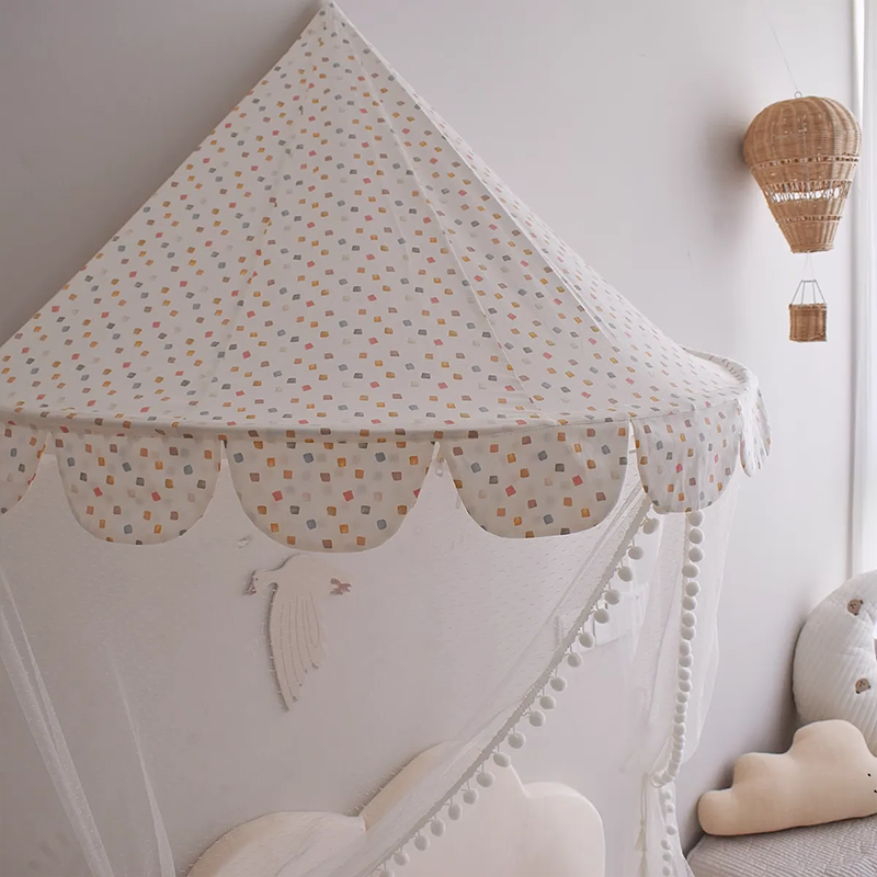 Hanging Half Canopy with Gauze Tent