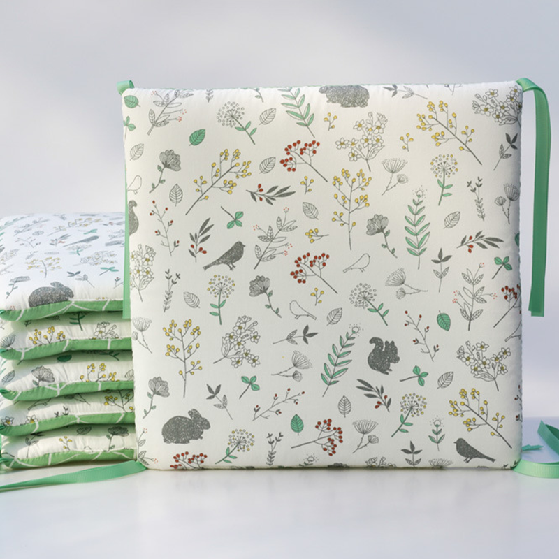 11.8 Inches 3D Cotton Fulfill Gauze A/B Side 3cm Thick with Ties For Crib - Green Rabbit