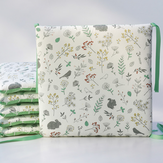 11.8 Inches 3D Cotton Fulfill Gauze A/B Side 3cm Thick with Ties For Crib - Green Rabbit