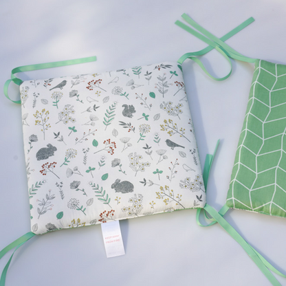11.8 Inches 3D Cotton Fulfill Gauze A/B Side 3cm Thick with Ties For Crib - Green Rabbit
