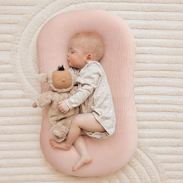 Baby bassinet pillow outlet