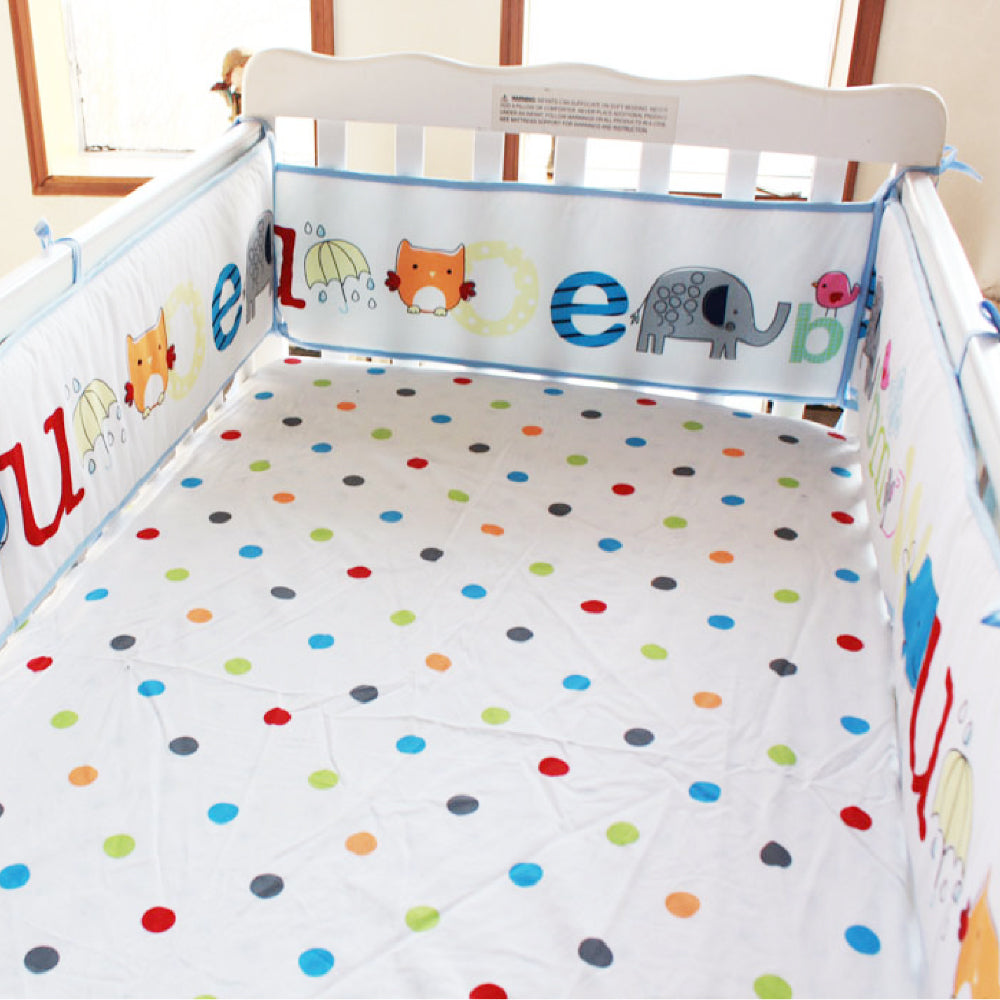 Ensemble de literie pour lit de bébé 8 pièces Alphabets et patch d'animaux 3D 
