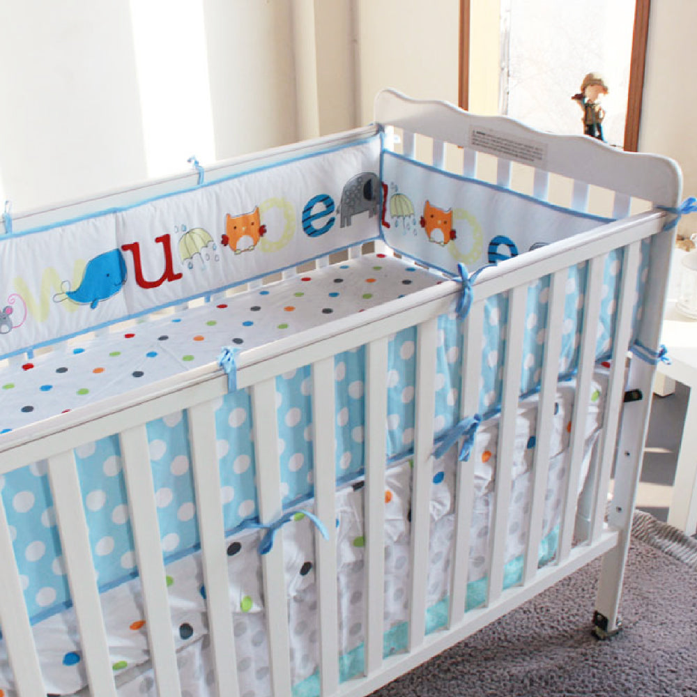 Ensemble de literie pour lit de bébé 8 pièces Alphabets et patch d'animaux 3D 