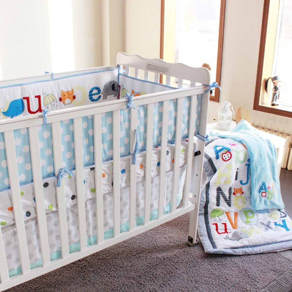 Ensemble de literie pour lit de bébé 8 pièces Alphabets et patch d'animaux 3D 