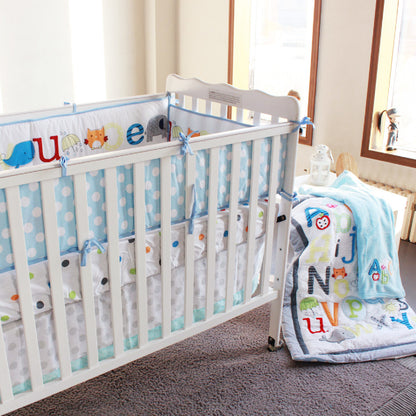 Ensemble de literie pour lit de bébé 8 pièces Alphabets et patch d'animaux 3D 
