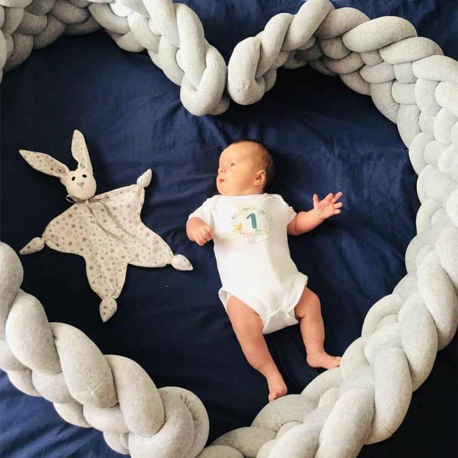 Baby Crib & Kids' Room Decor
